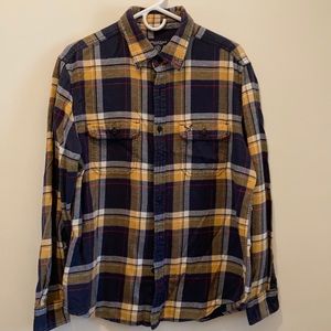 American Eagle Men’s Large Athletic Fit Flannel Long Sleeve Shirt.